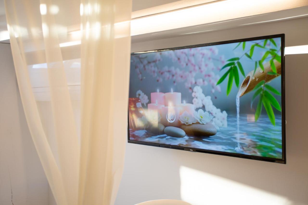 Lovina Chambre De Charme Avec Jaccuzi Velaux Екстер'єр фото